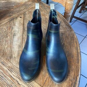 J. Crew Matte Chelsea Rain Boots Camo Size 11